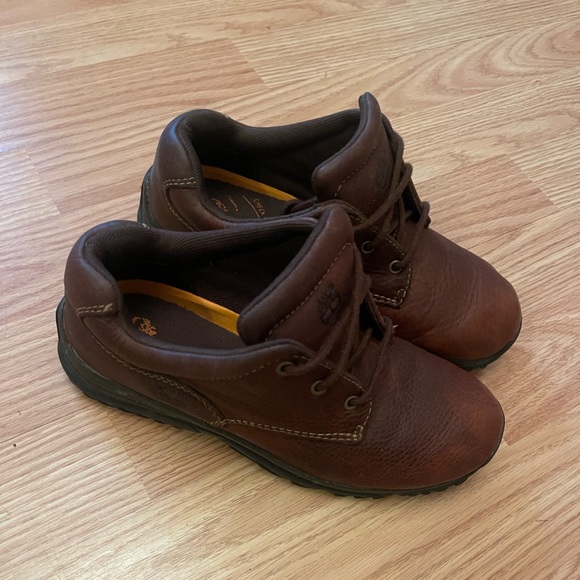 Boys Timberland shoes size 2 - Picture 2 of 9
